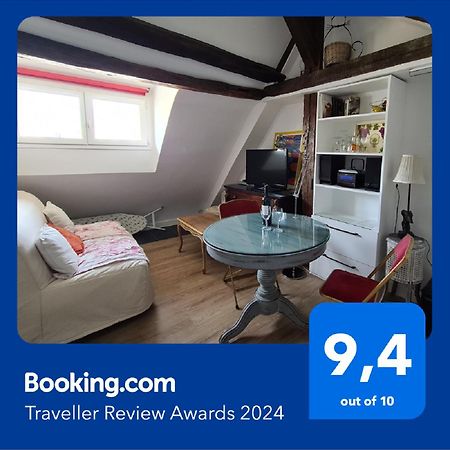 Appartement Coeur De Paris Avec Vue Sur Les Toits エクステリア 写真