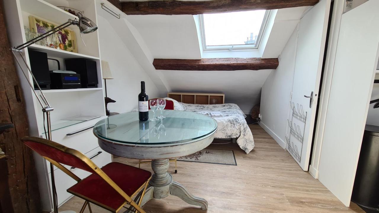 Appartement Coeur De Paris Avec Vue Sur Les Toits エクステリア 写真
